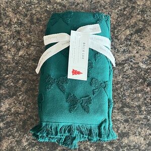 Bella Luxx set of 2 hand towels